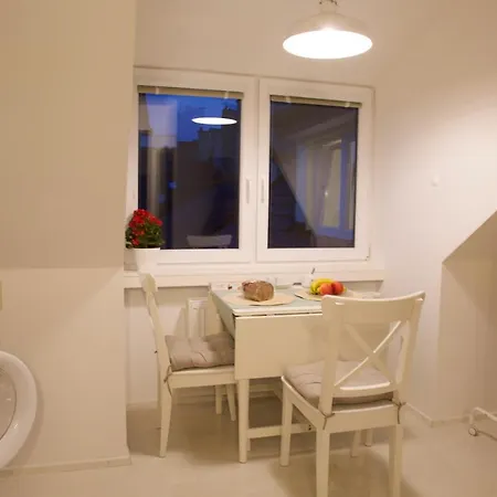 Elizabeth Apartment